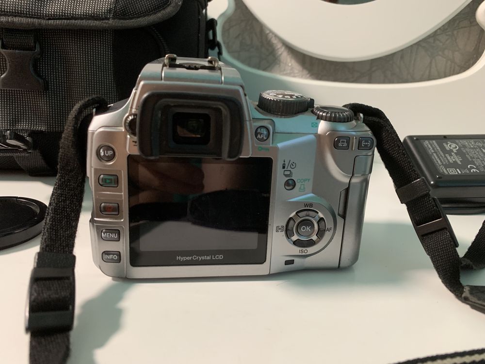 Цифровой фотоаппарат Olympus E-500