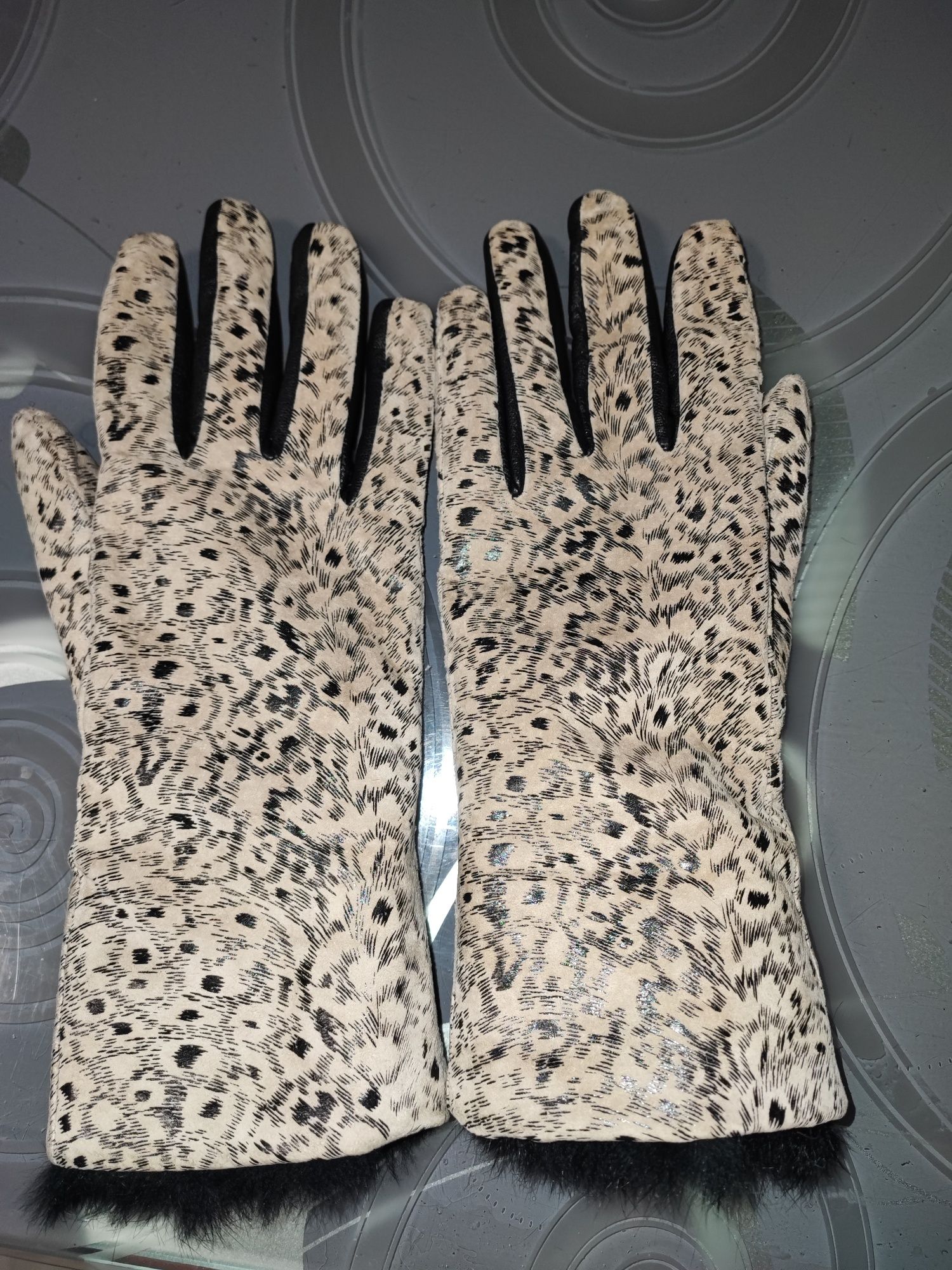 Кожаные перчатки на меху размер S