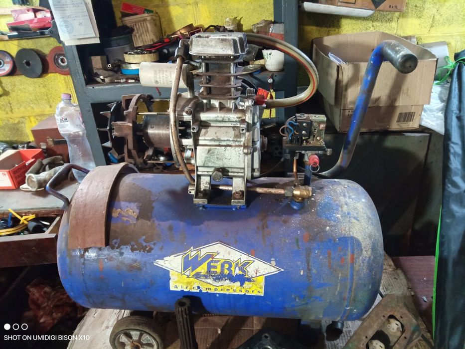 Продам компрессора под ремонт.