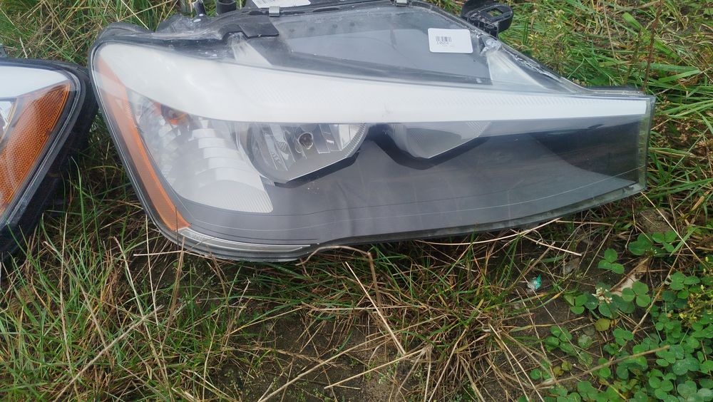 Продам фару до х3  f 25ресталінг праву в нормальному состоянії