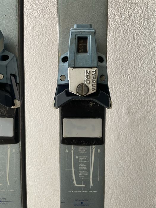 VINTAGE: Esquis Kastle FV1 - Peça de Coleção/Decoração