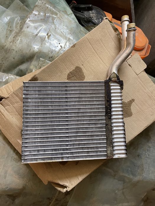 Радиатор печки Ford C-Max 2004