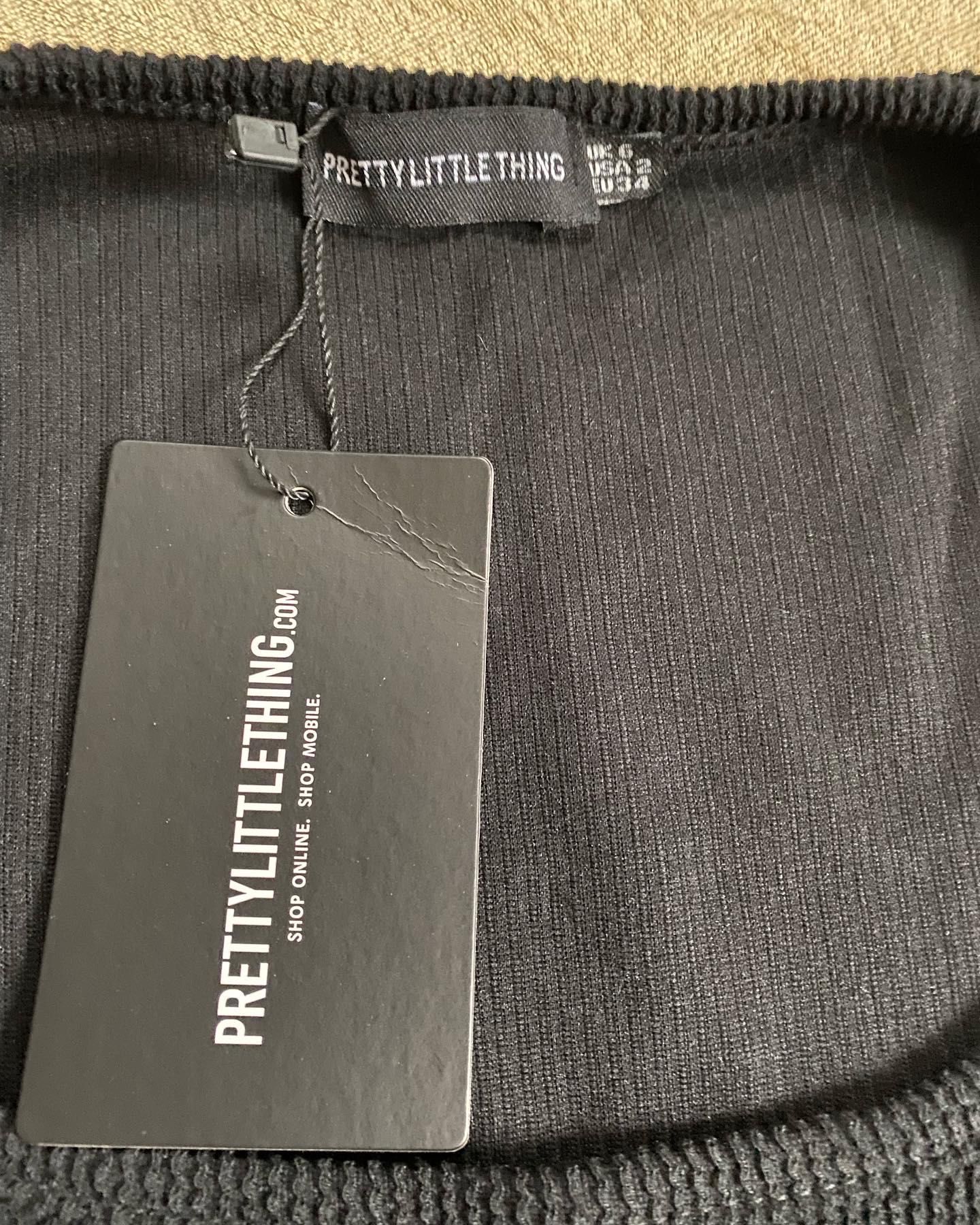 Платье по фигуре Prettylittlething