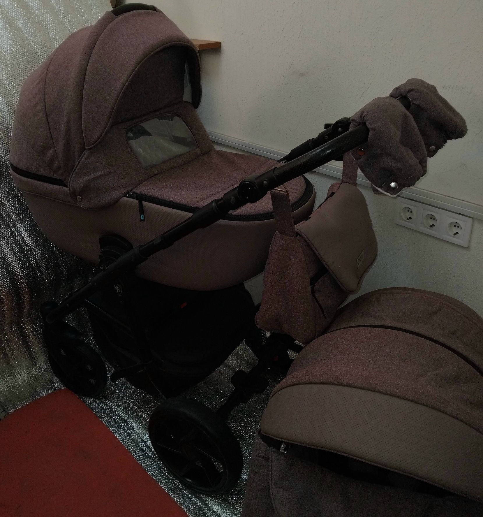 Продам детскую коляска 2 блока Baby Plus почти новая.