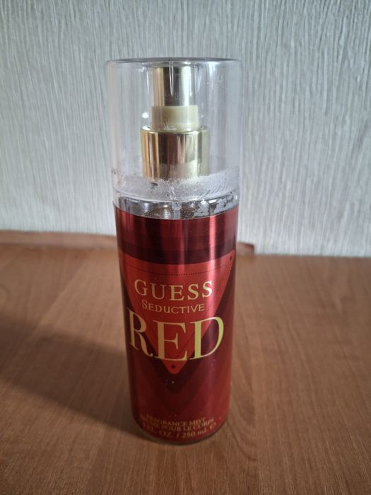 Guess Seductlve RED.