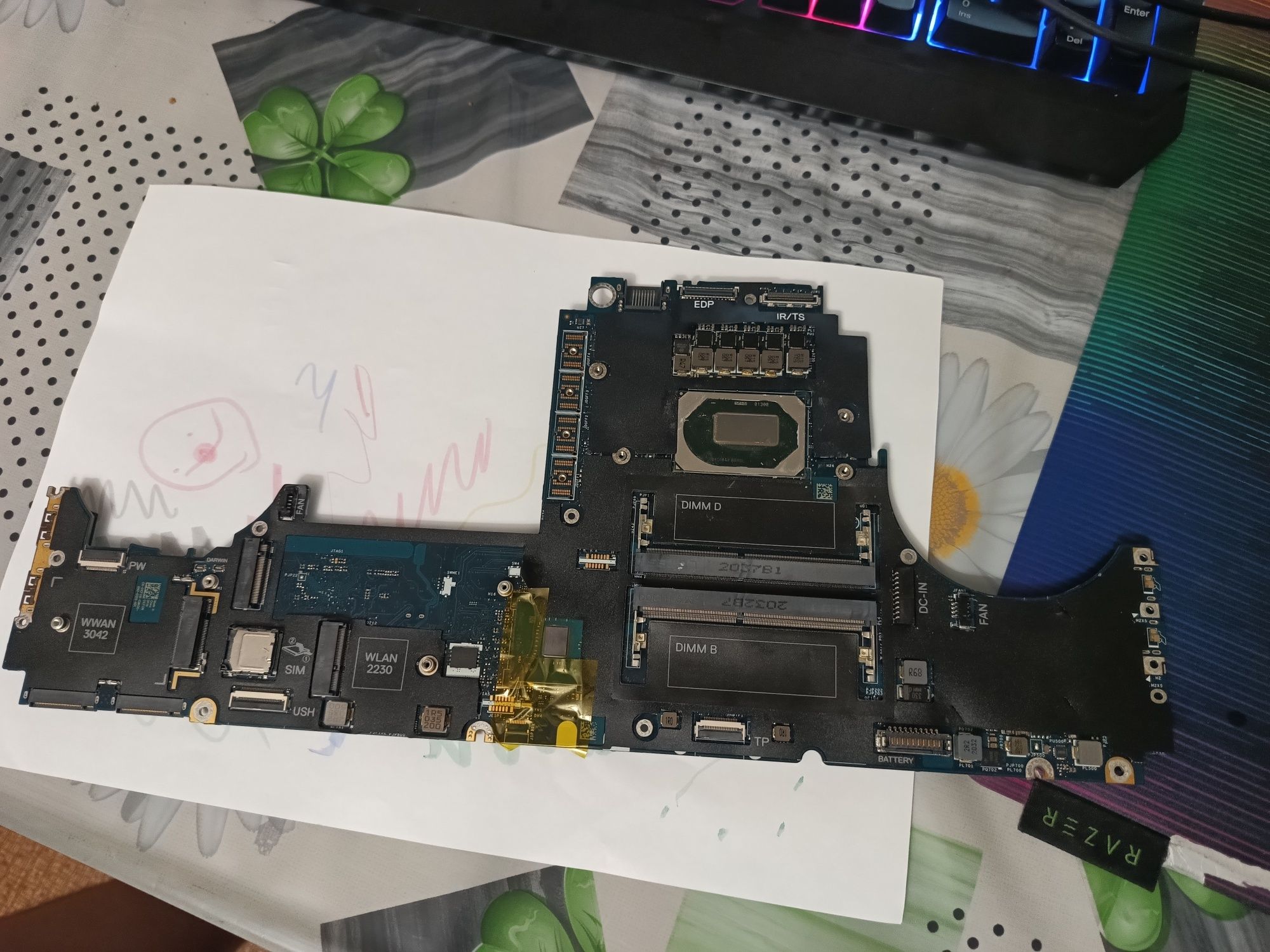 Dell precision 7550 Xeon-10885m неробоча плата