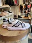 Love Moschino Sneakersy paski z logo