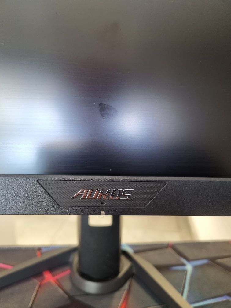 Aorus CV27F- monito gamingowy 27 cali
