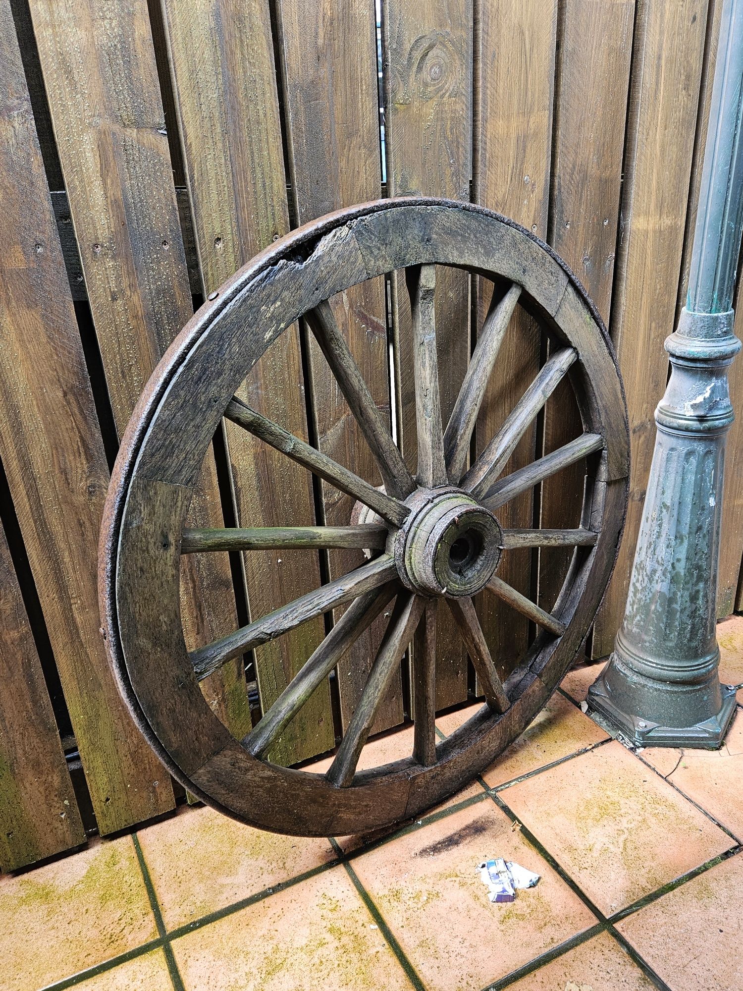Roda antiga de carroça