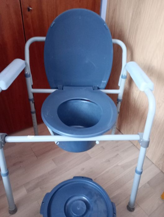 Toaleta dla niepelnosprawnych nakładka basen