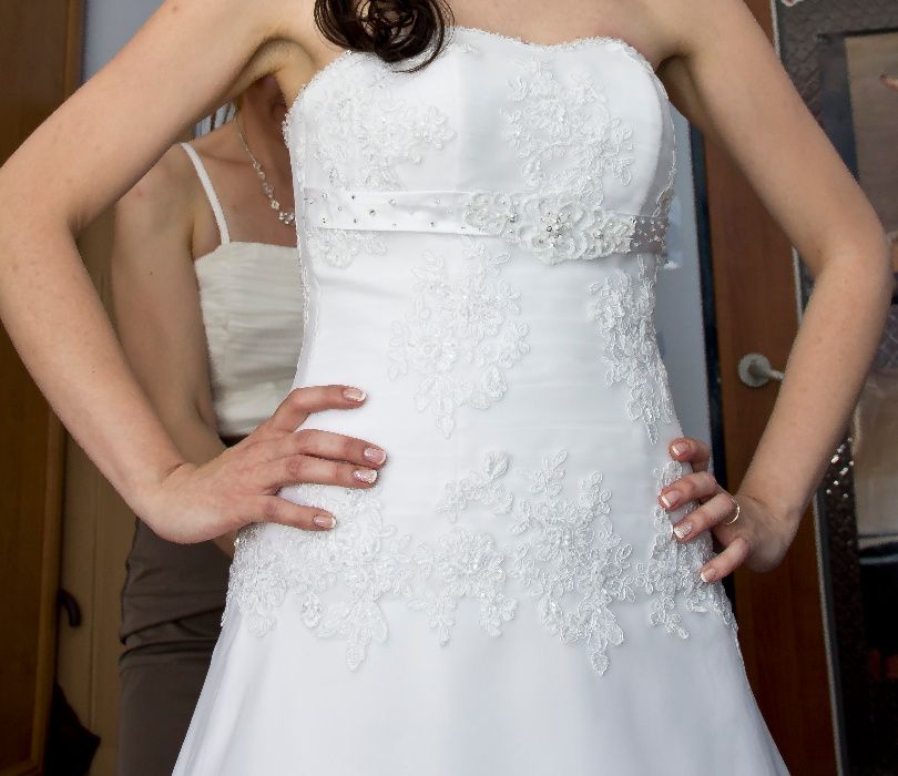 Suknia ślubna CELISE z kołem, biała, welon hiszpanka
