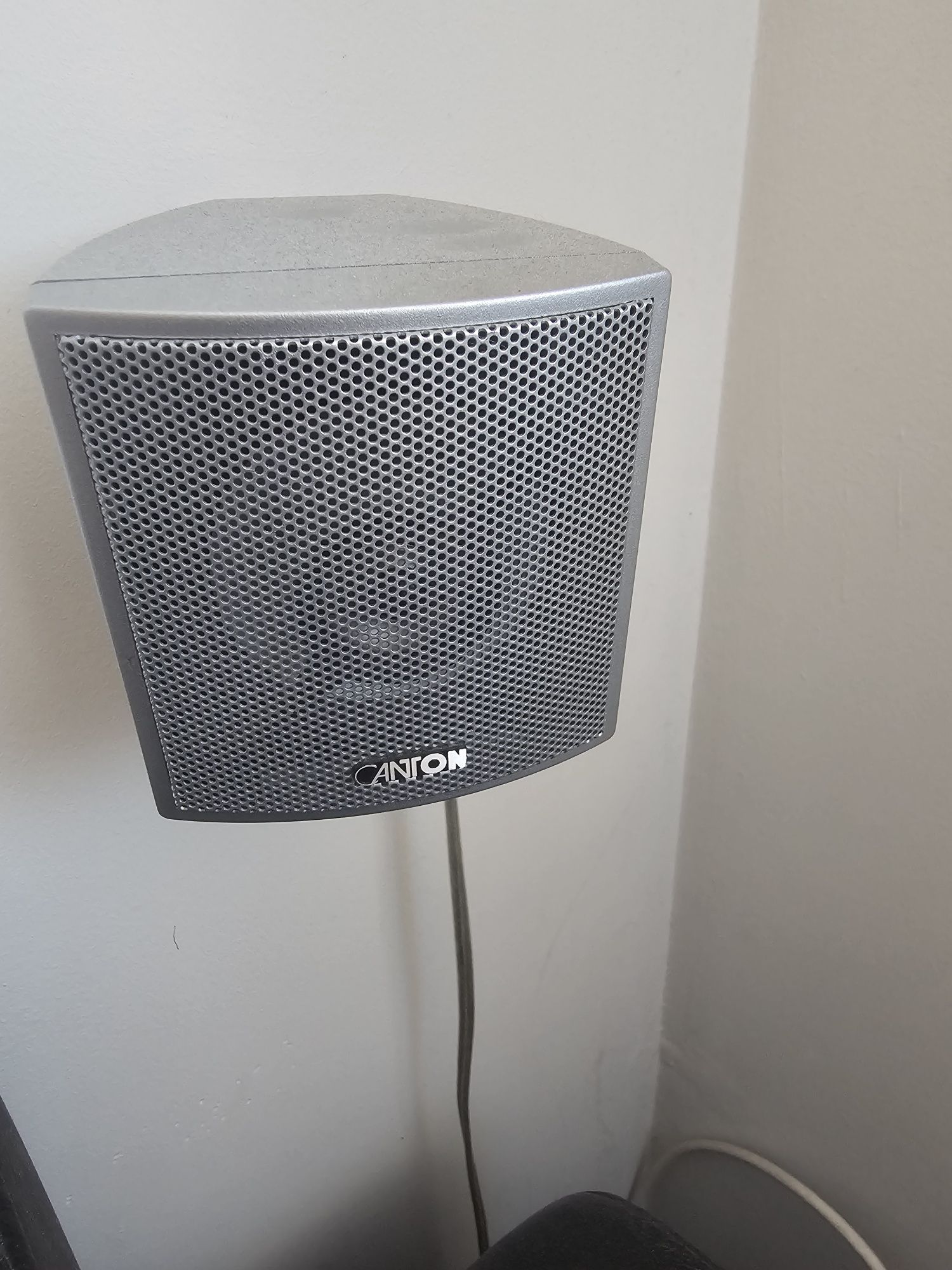 Canton Subwoofer 100 Wat wzmacniacz plus glosniki