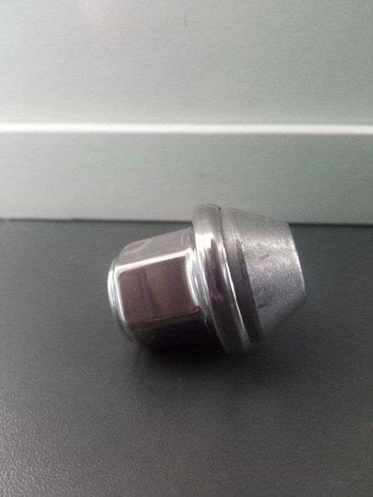Гайки 14x1.5 с увеличенным конусом. Колесные гайки на Ford.