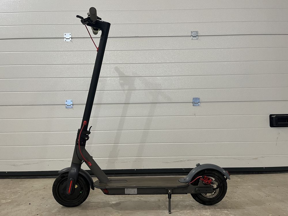 Продам електросамокат Kuggo M365 Pro