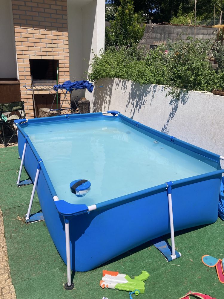 Piscina Bestway Steel Pro com motor e filtro