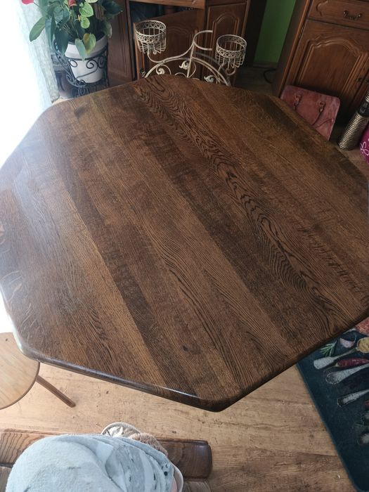 Stół dębowy ośmio ramienny