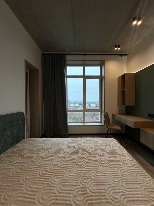 Продам квартиру з дизайнерським ремонтом.