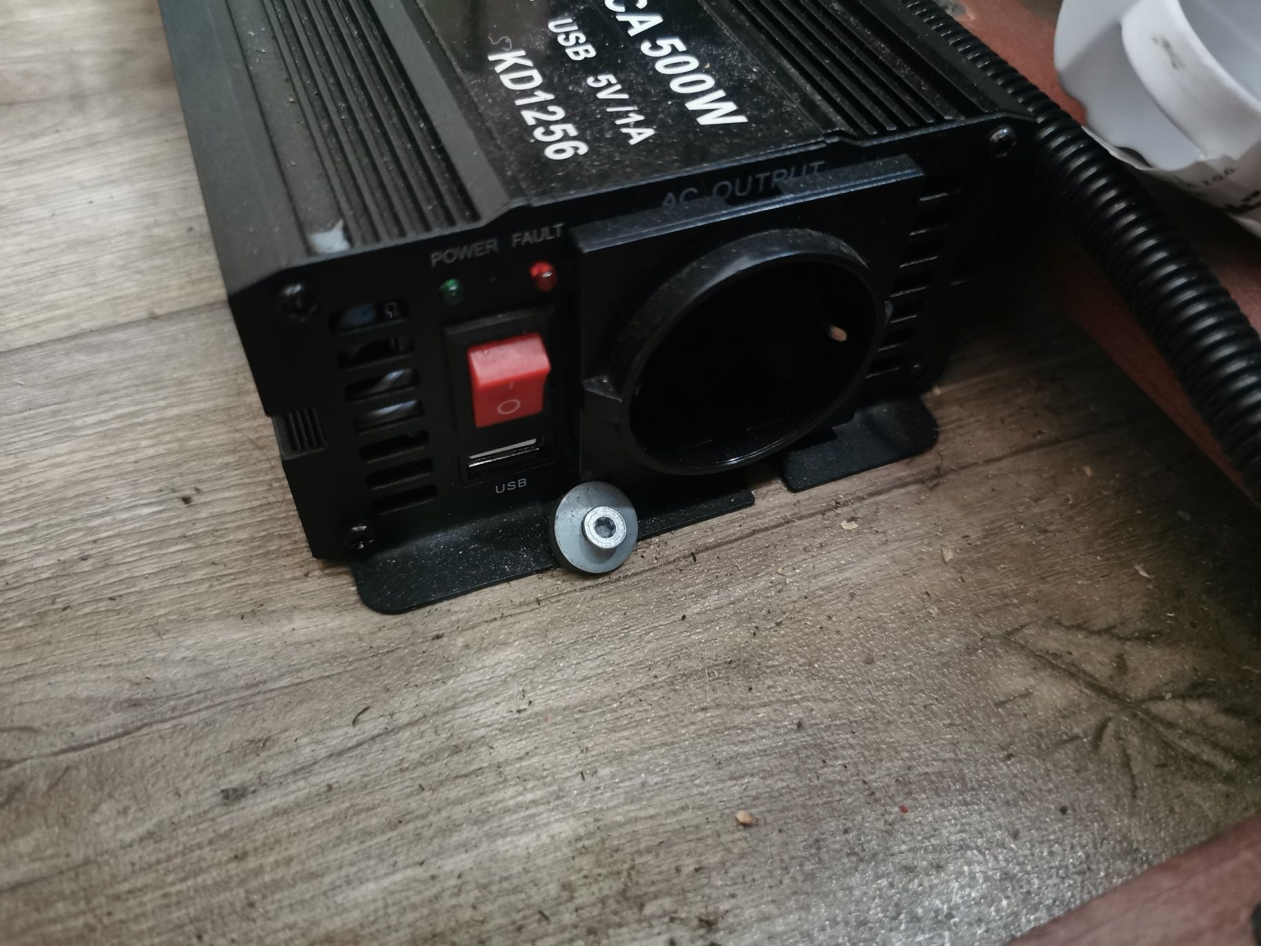 Przetwornica 12v na 230v KRAFT&DELE kamper, przyczepa