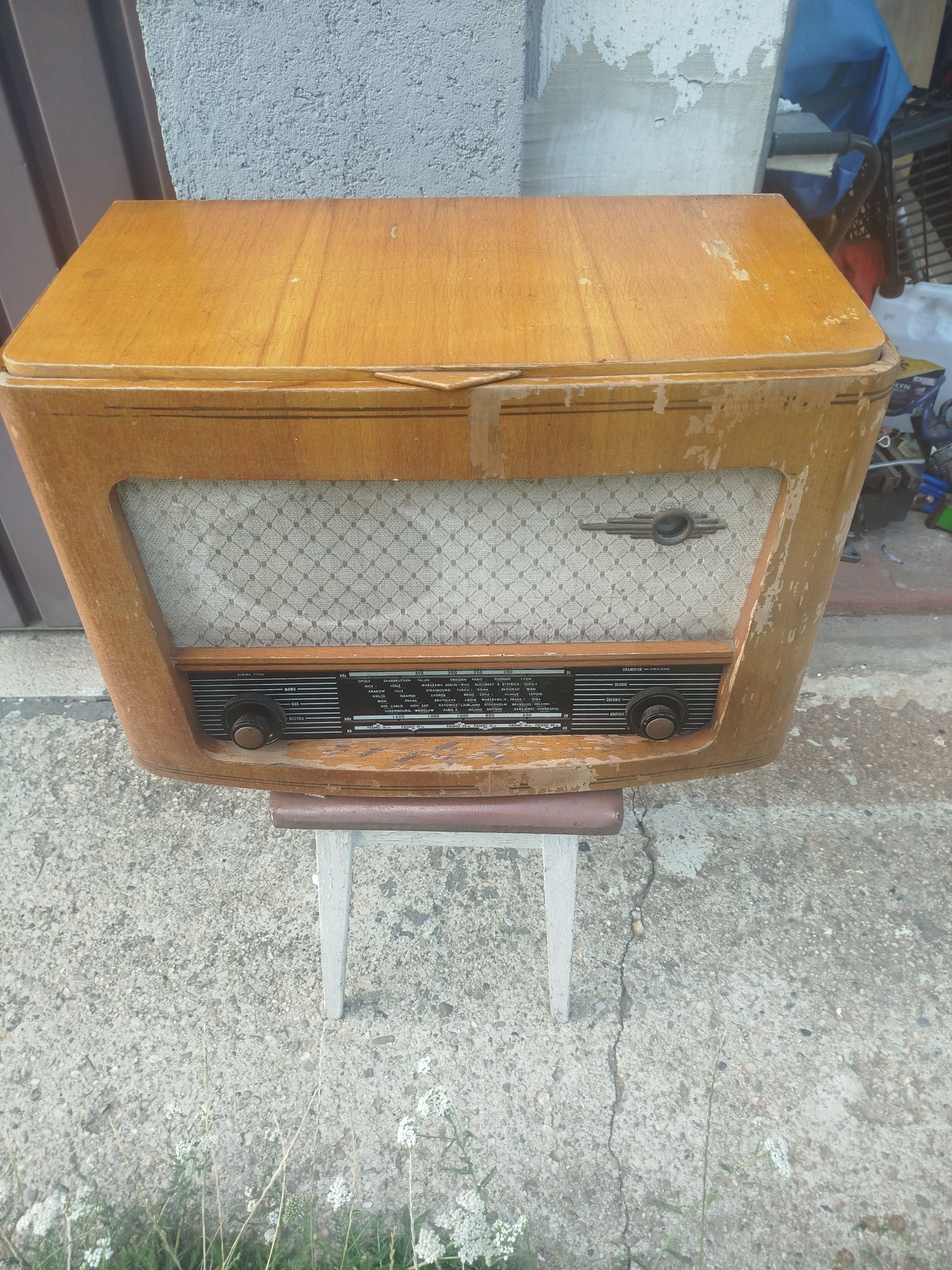 Stare radio z gramofonem