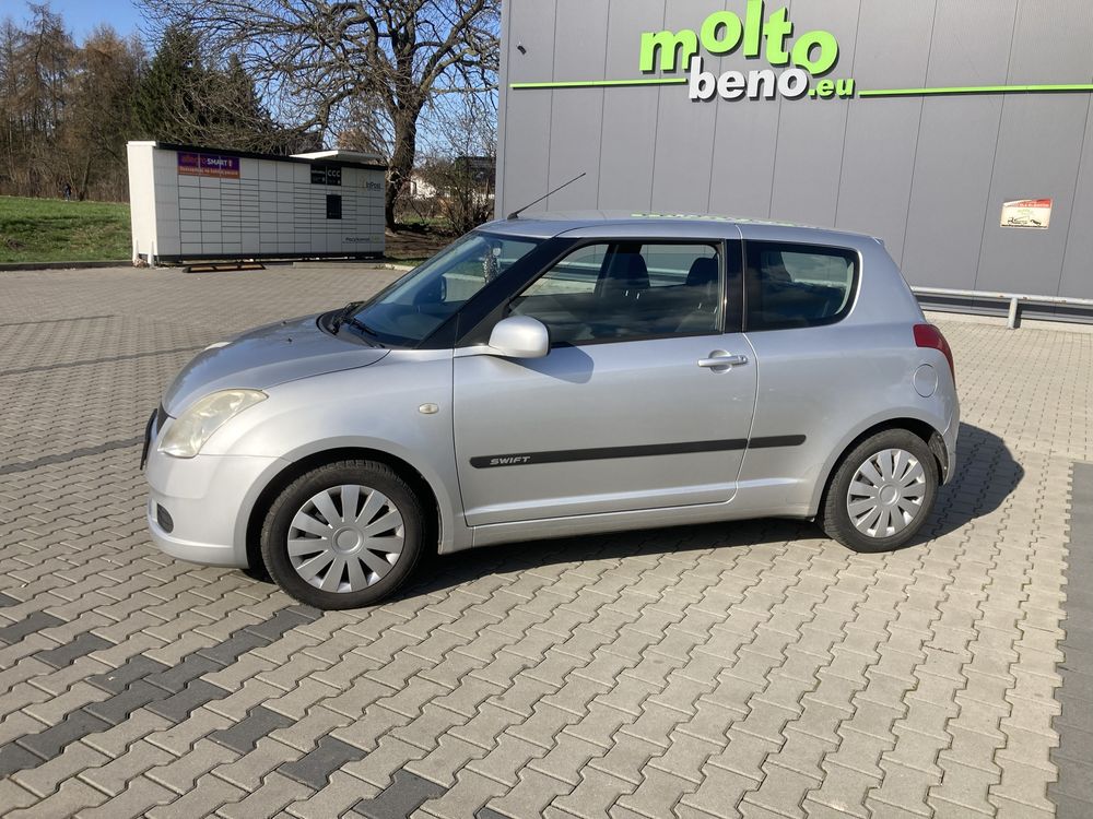 Suzuki Swift 1.3 z gazem#Klima#Ładne#Komplet Opon na Alu Felgach