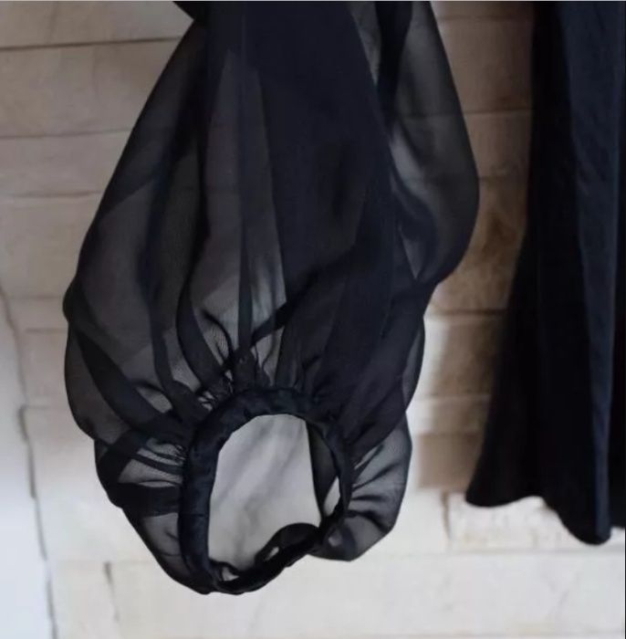 Elegancka czarna bluzka 34/36, satynowa atłas szyfon, HUGO BOSS