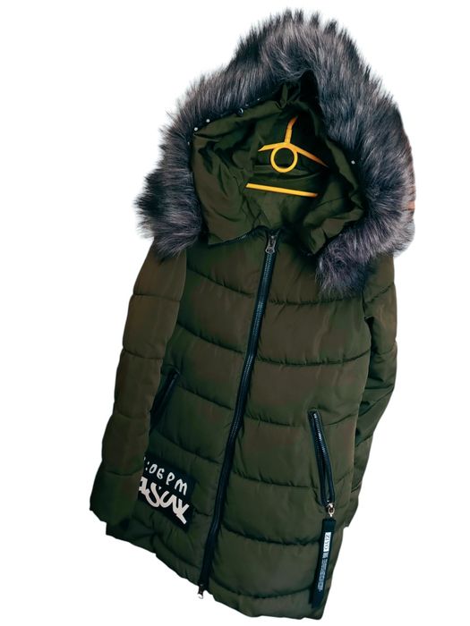 Зимова куртка в гарному стані.