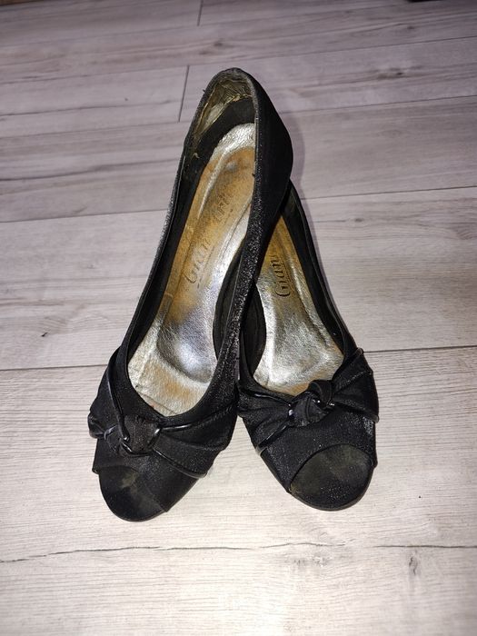 Buty damskie na obcasie