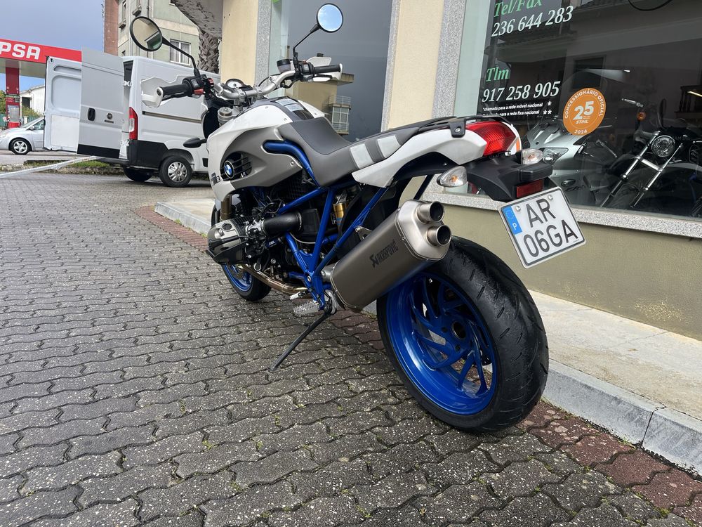 BMW HP2 Mega Moto