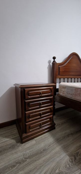 Vendo camas em bom estado