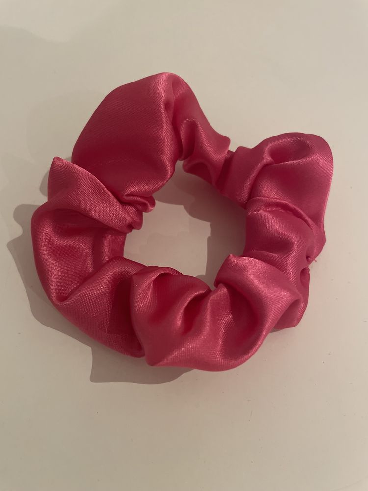 Scrunchies de cetim luxuoso