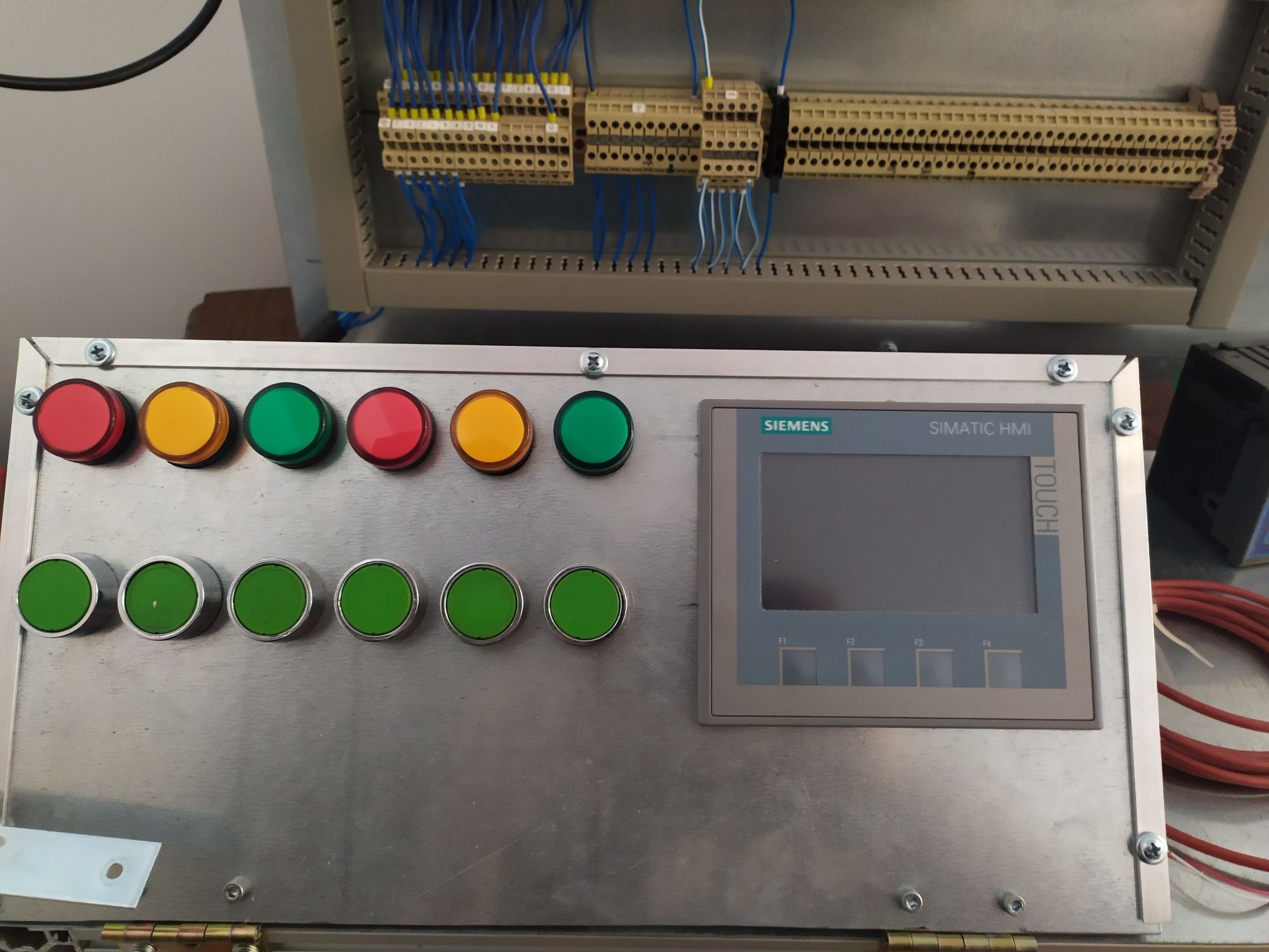 Stanowisko testowe szkoleniowe PLC. Siemens S7-1200. Panel HMI