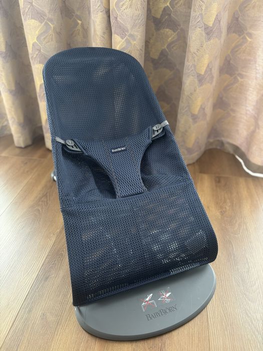 Leżaczek bujaczek babybjorn mesh bliss niemowlaka granatowy niebieski