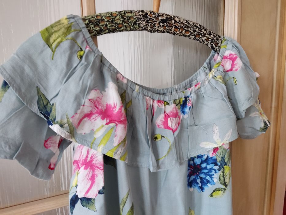 Wzorzysta Kwiatowa bluzka z falbaną Reserved rozmiar 42