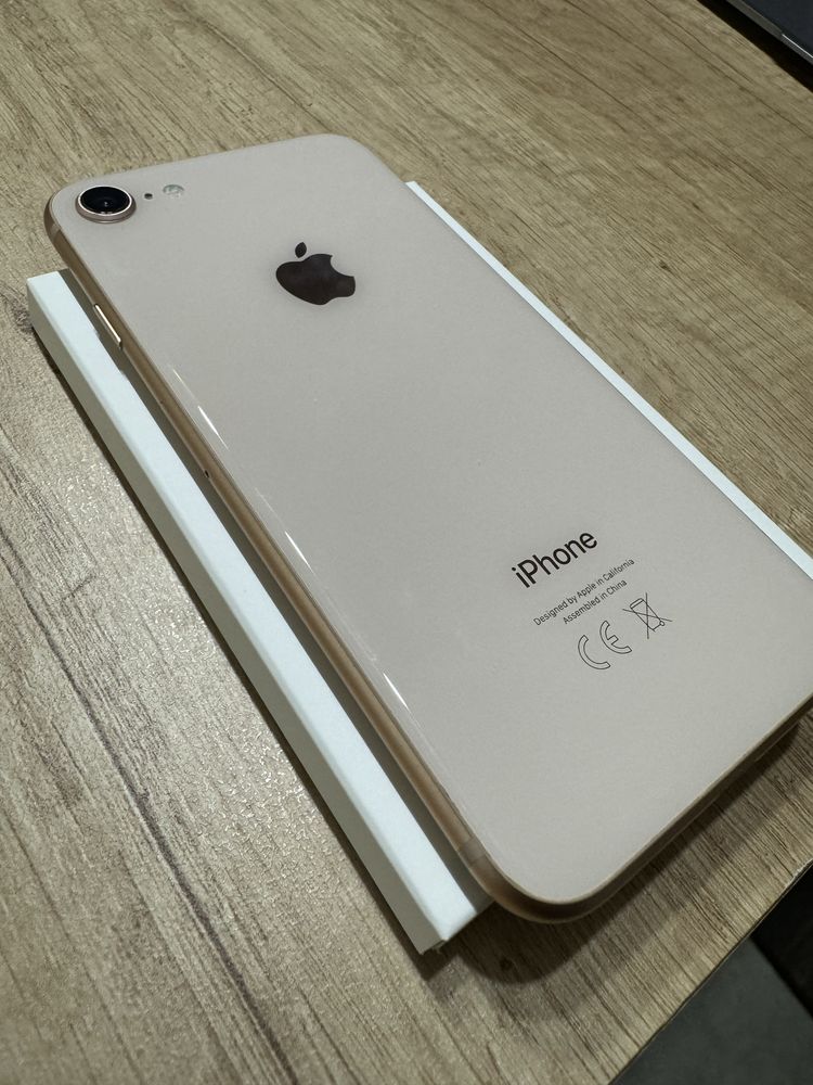 Iphone 8 - zloty / gold 64gb