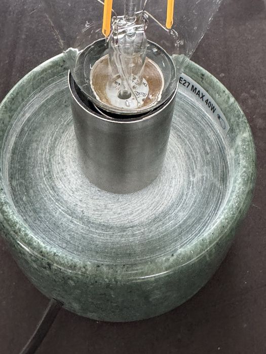 Candeeiro de mesinha decorativo em pefra de orstiva verde!