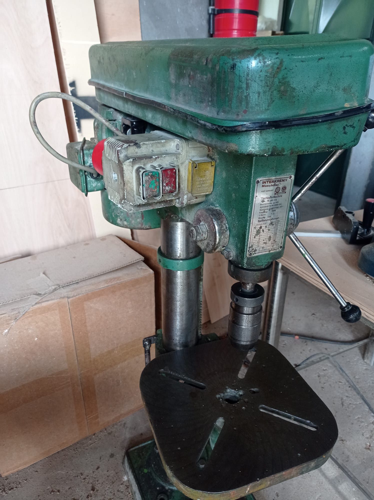 Máquina de furar trifásica - Venda ou troca