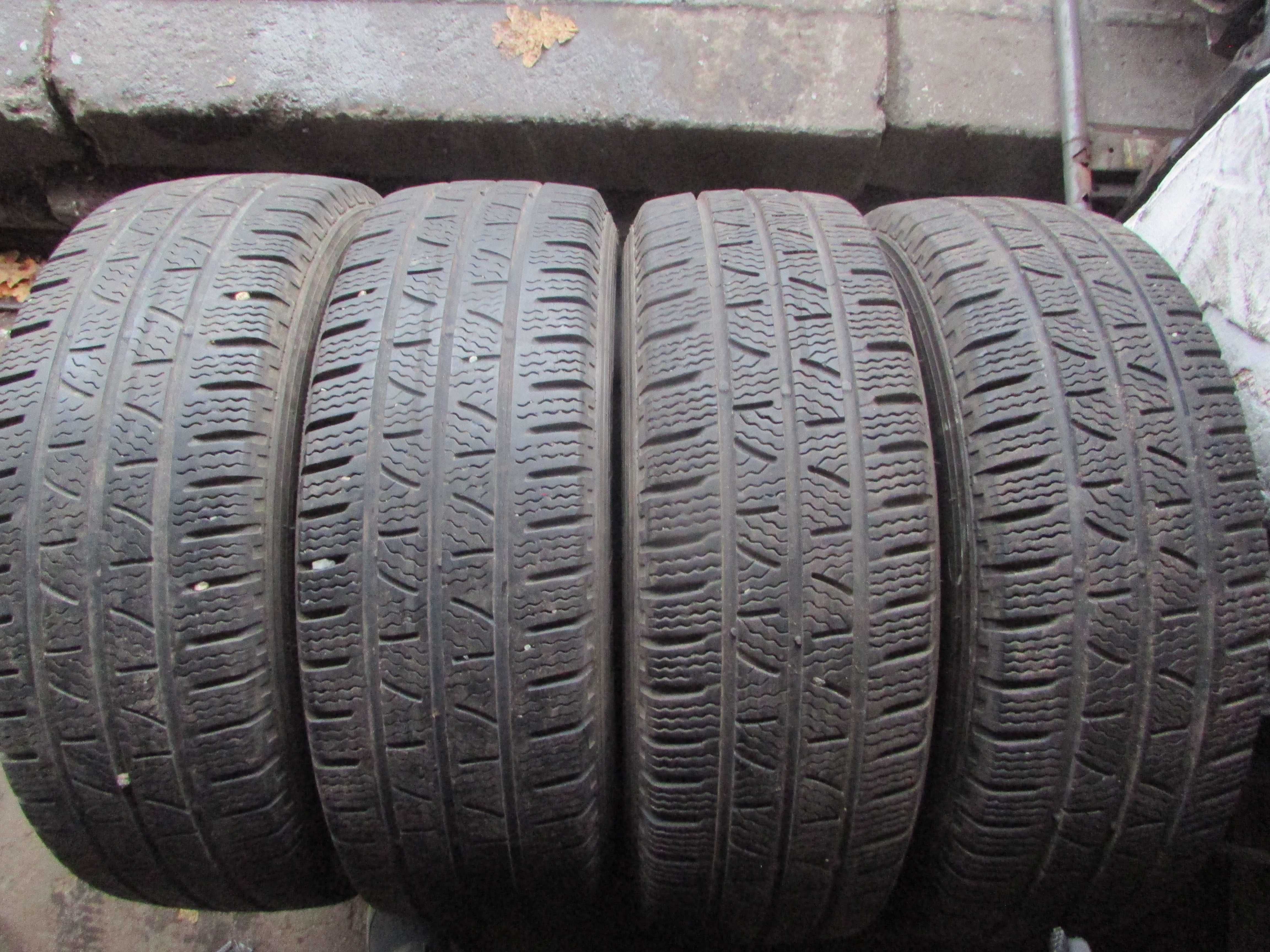 205/65/R16C Pirelli Carrier Winter комплект гуми