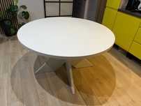 Masywny okrągły biały stół 135 cm