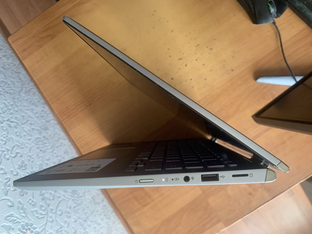 Ноутбук трансформер 2 в 1 Asus Zenbook Flip Q406D