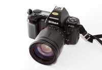 Nikon 801 lustrzanka analogowa AF z obiektywem 28-200 tamron AF