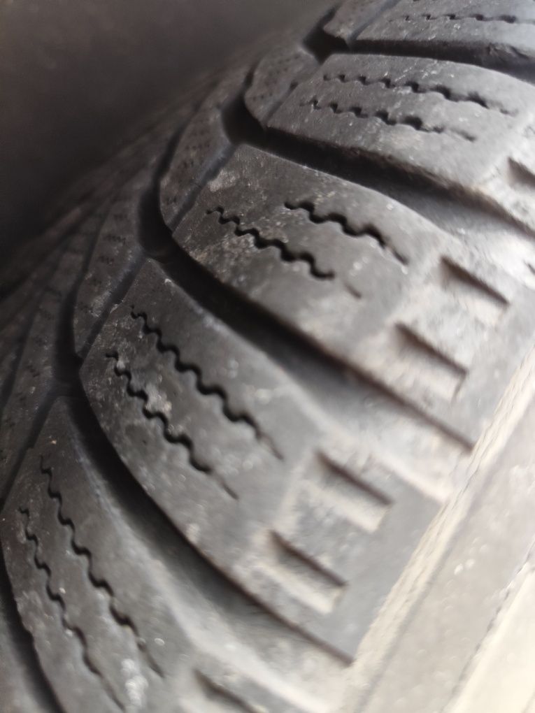 Sprzedam opony zimowe 205/50 R17
