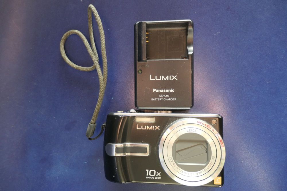 Máquina fotográfica Lumix Panasonic DMC-Tz3 com carregador