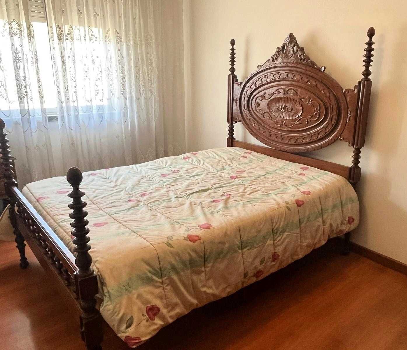 Mobília de Quarto em Excelente Estado