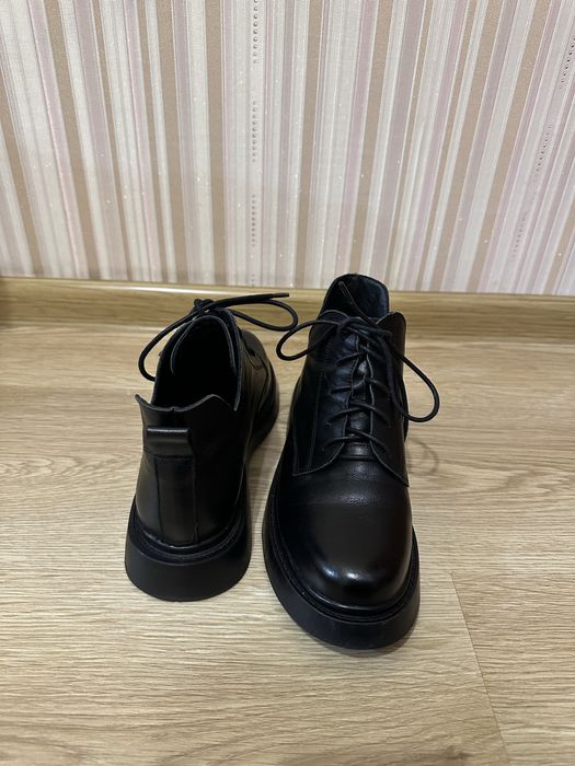 Женские осенние ботинки 36 размер