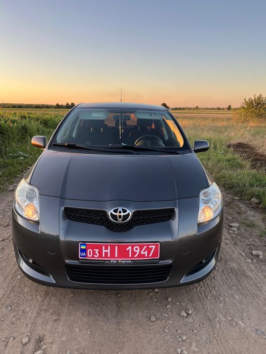 Автомобіль Toyota
