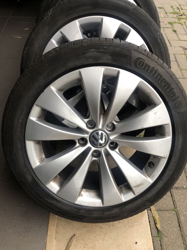 Jantes originais VW 17” com pneus