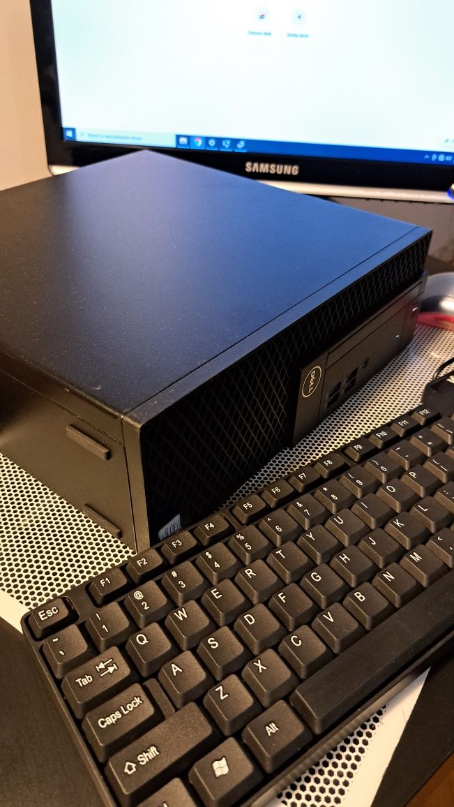 Komputer stacjonarny mini DELL D11S002 monitor tp linkWf Samsung