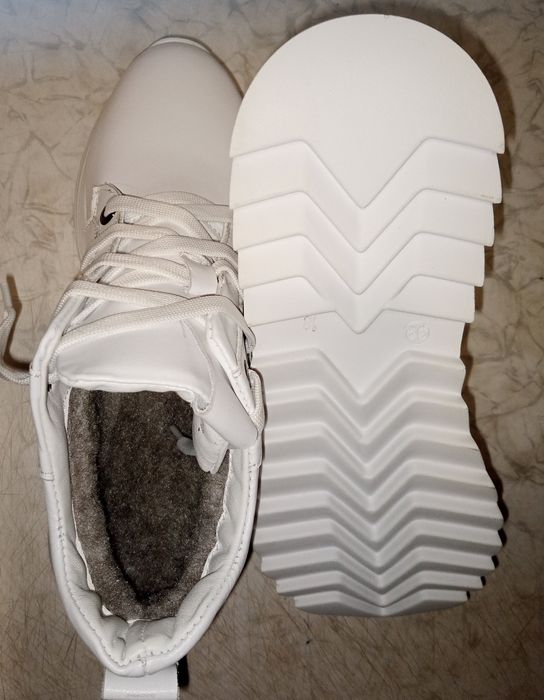 Кроссовки кожаные зимние женские.