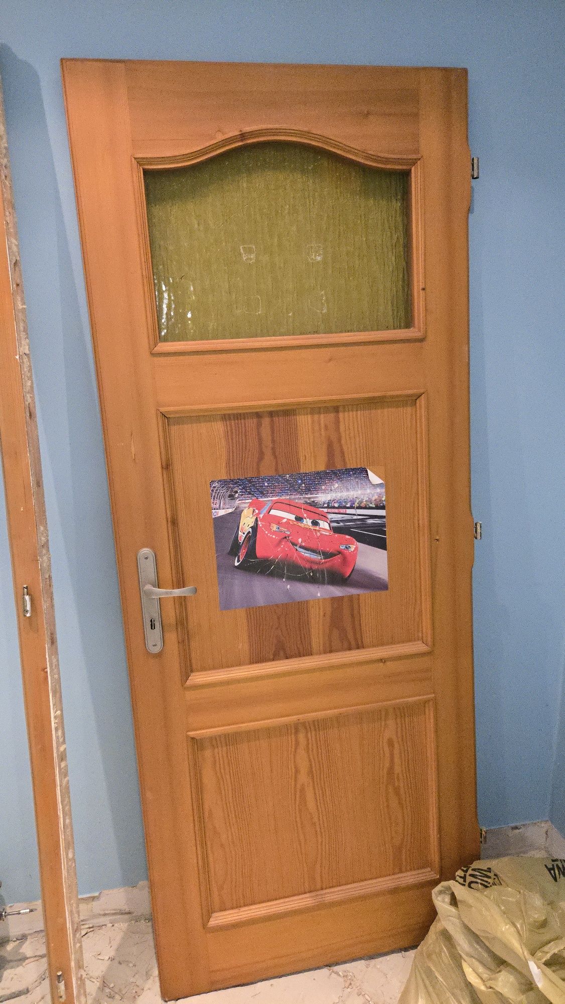 Drzwi drewniane z ościeżnicą z demontażu 900x2100