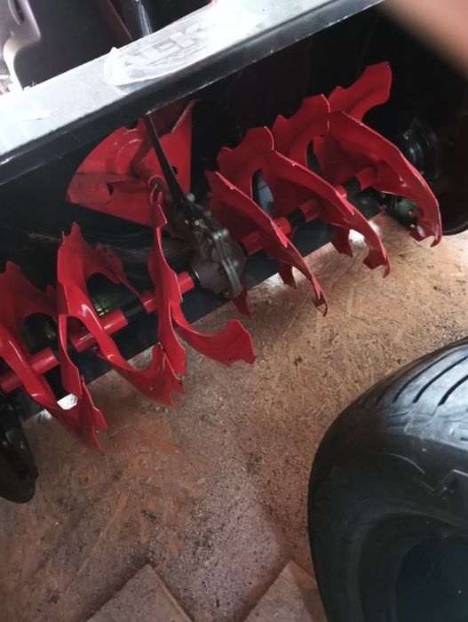 Odśnieżarka alko na gąsienicach mocna 13 koni, stan bdb